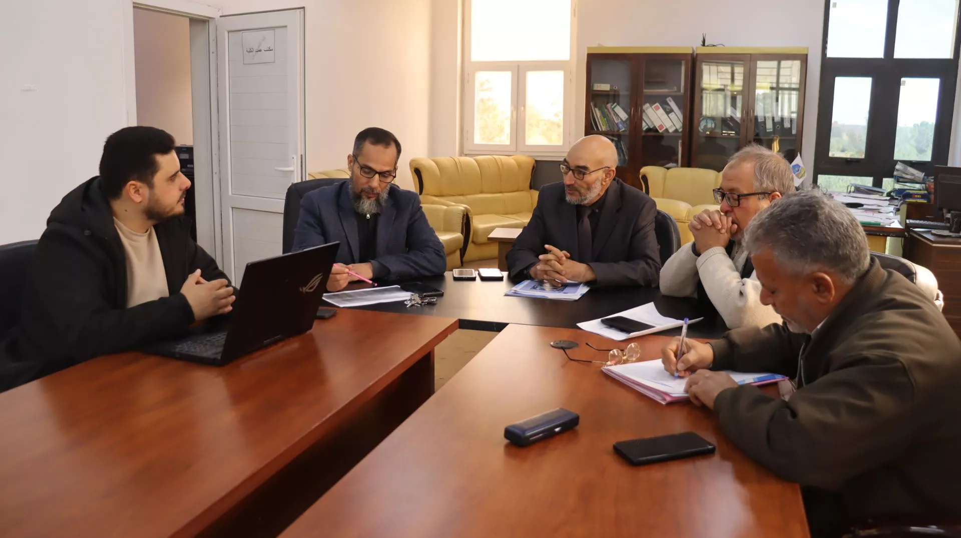 The Committee for Qualifying Gharyan University for International Rankings Holds Its Sixth Emergency Meeting