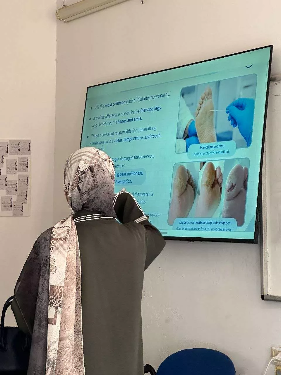 نشاط علمي لطلبة السنة الثانية في مقرر علم وظائف الأعضاء
