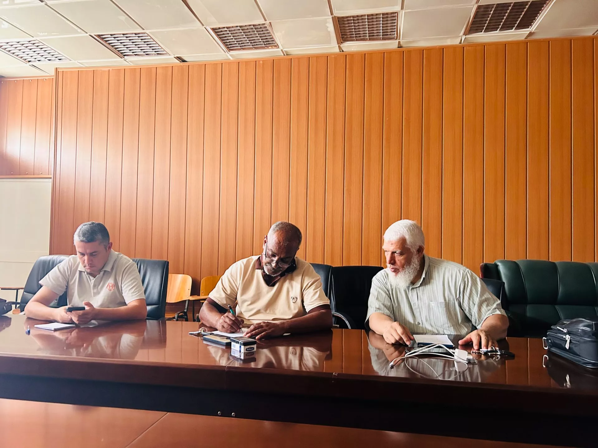 اجتماع اللجنة العلمية بمركز البحوث والاستشارات – جامعة غريان