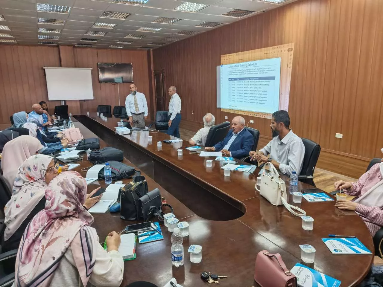 ورشة عمل بعنوان التطوير البحثي والنشر الأكاديمي