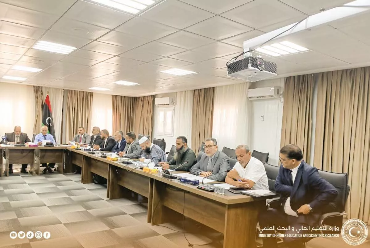 إدارة شؤون الجامعات تبحث أوضاع أعضاء هيئة التدريس بالجامعات الليبية