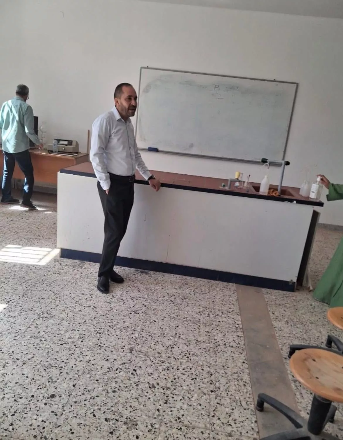 #زيارة لمعامل قسم الكيمياء